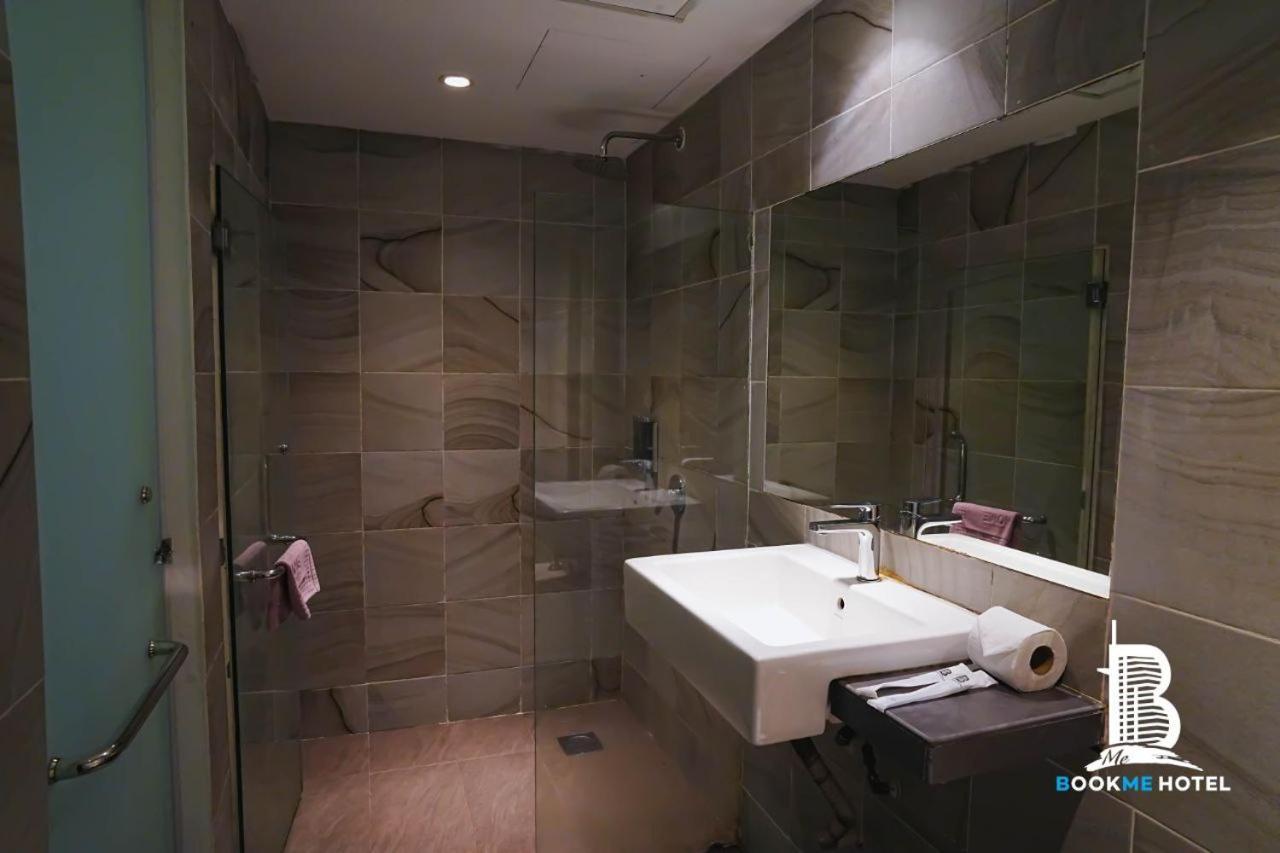 Bookme Hotel ยะโฮร์บาห์รู ภายนอก รูปภาพ